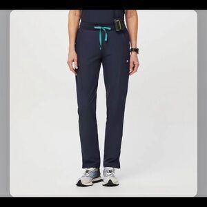 Figs Yola pants Size Medium